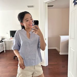Everlane blue stripe shirt in size 2